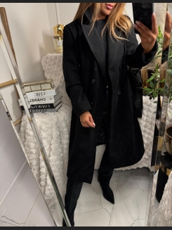 Elegancki płaszcz damski w kolorze czarnym w jodełkę